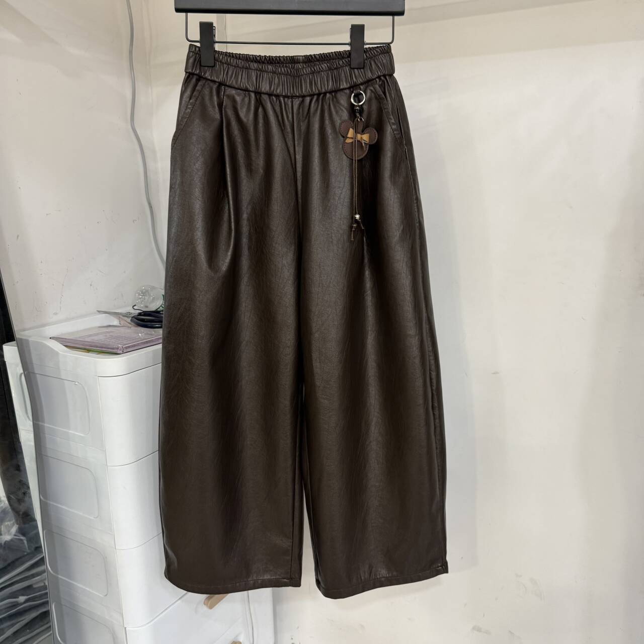 老钱风黑色皮裤女2026秋季新款宽松休闲阔腿裤自然腰