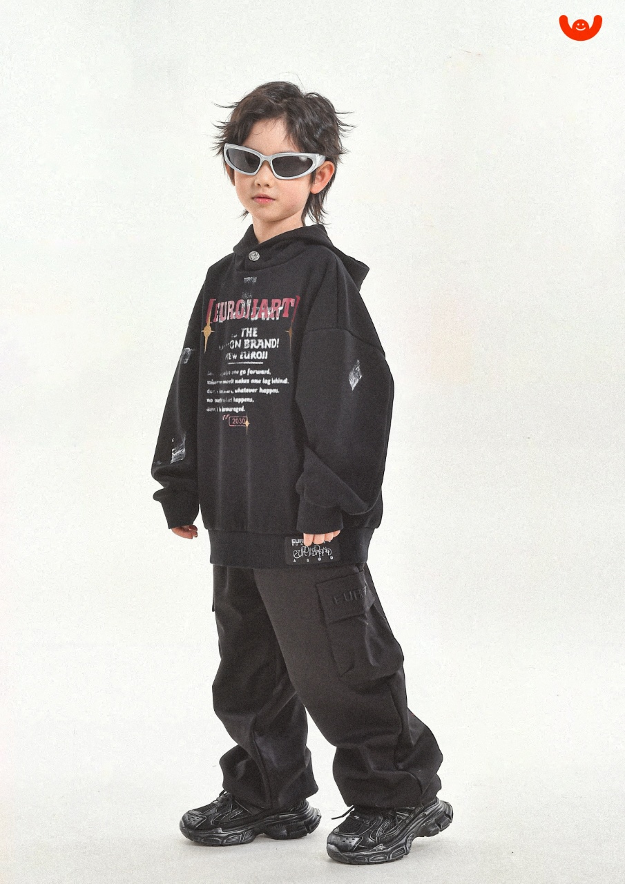 冬季新款 男童女童 黑色 一体绒带帽卫衣 110-170 379元