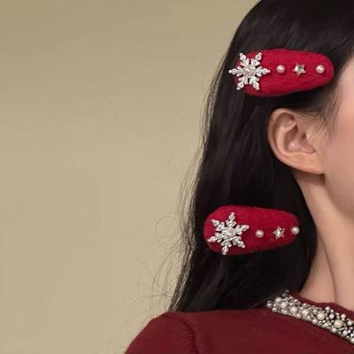 圣诞风红毛毡雪花星发夹