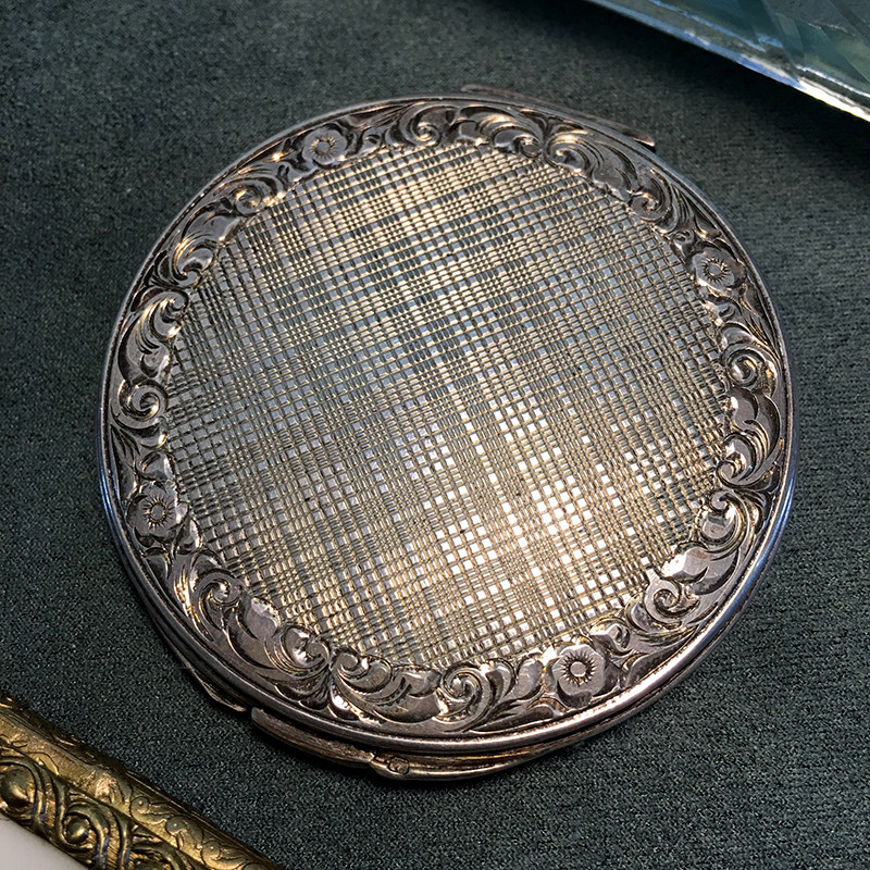 欧洲古董西洋古玩收藏 德国800老银手工錾刻粉盒化妆镜51.9克z