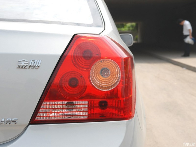 金刚后尾灯明创车驿站原车款