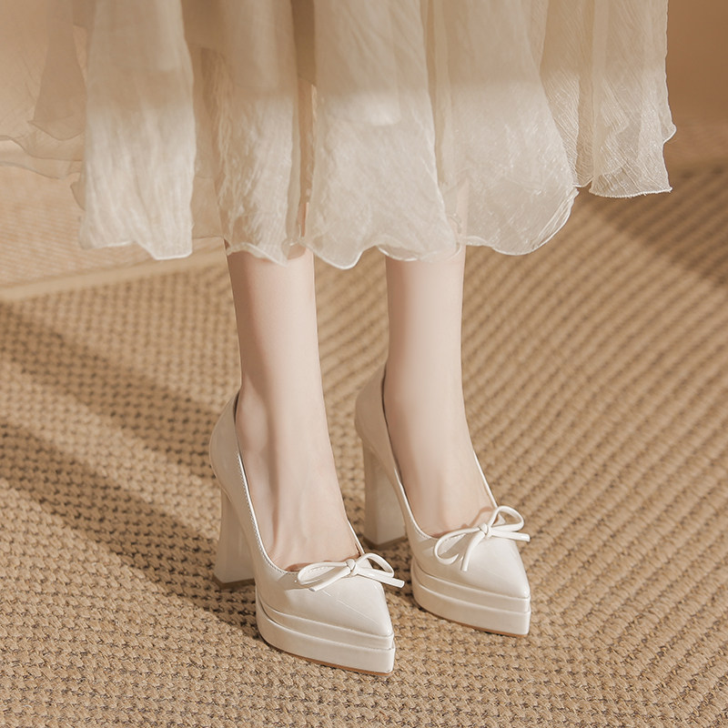 绝美白色防水台超高跟鞋女粗跟气质高级感漆皮尖头公主配裙子单鞋