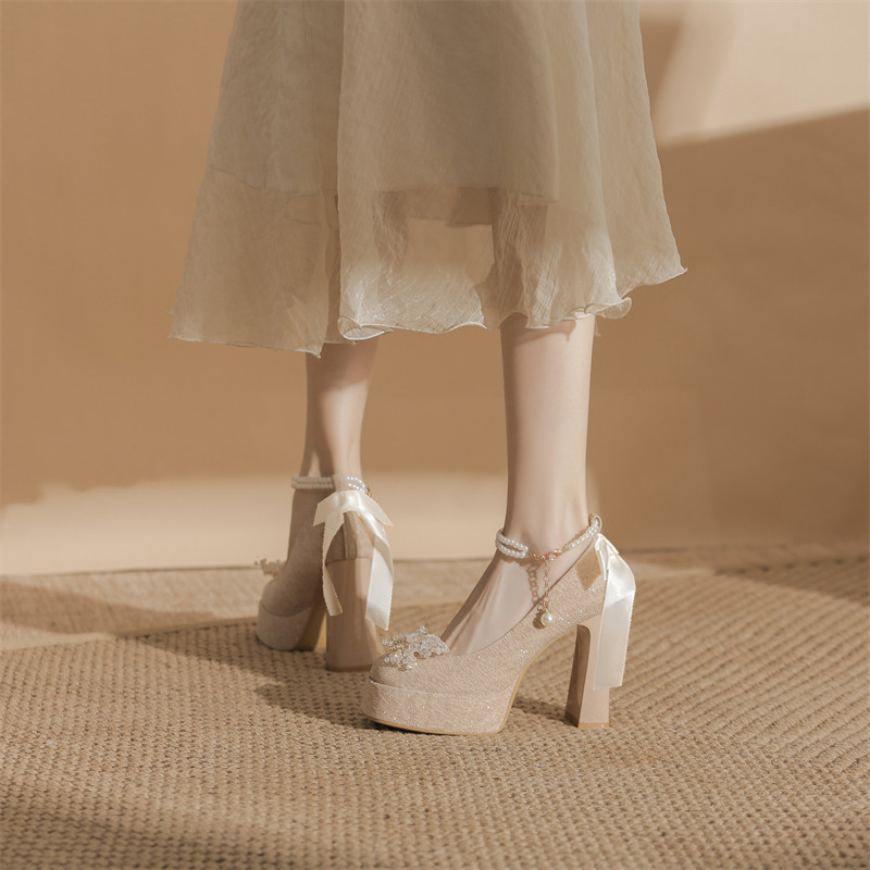 小个子婚鞋秀禾婚纱两穿女玛丽珍厚底防水台缎面粗跟高跟鞋配礼服
