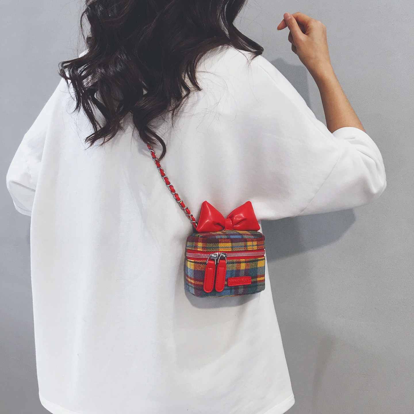 时尚高级感红色迷你包女2026新款儿童可爱小众休闲旅游斜挎小方包