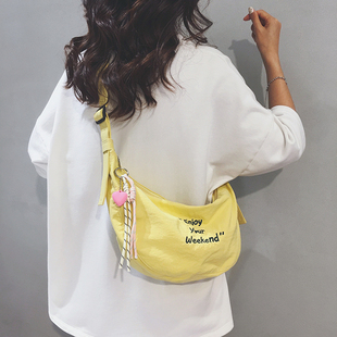 韩系ins风时尚帆布包女2026新款上班通勤斜挎包运动旅游骑行饺包