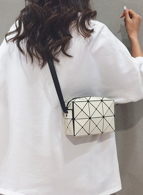 日本丘比特菱格手机包女迷你小包包2025新款小众设计几何斜挎包潮