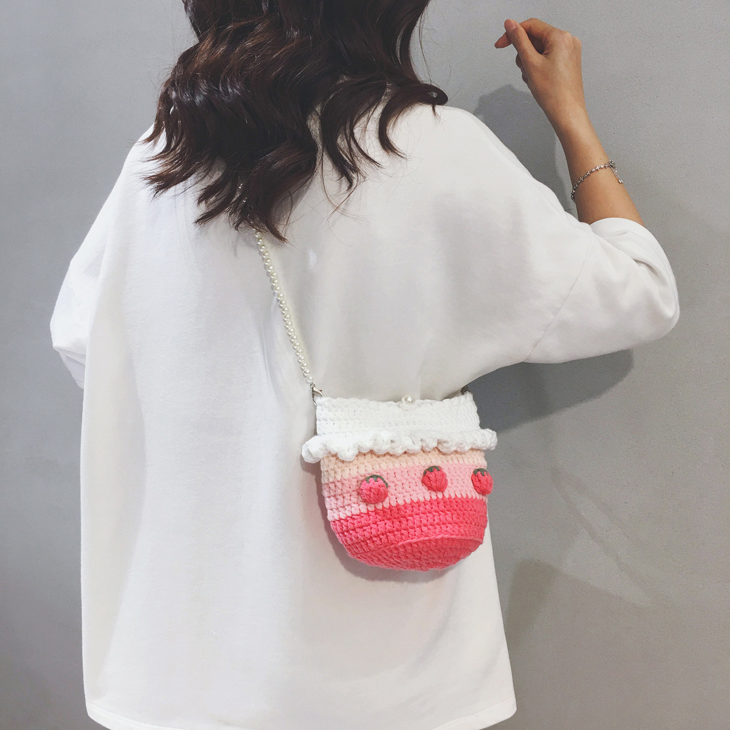 手工编织小包包女彩色水桶包2026新款夏季韩版百搭少女单肩斜挎包