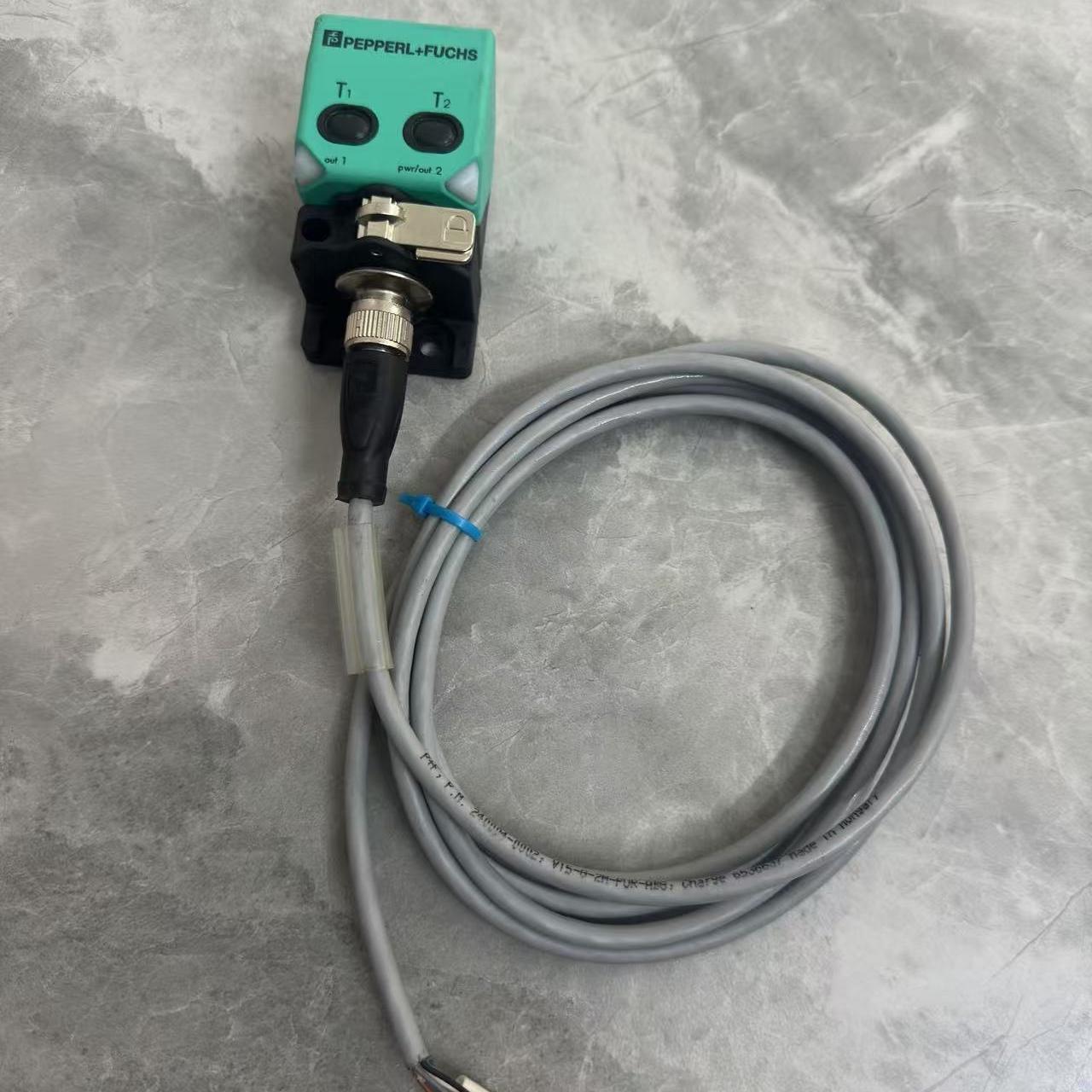 倍加福UC2000-L2-E7-V15超声波接近开关/传感器