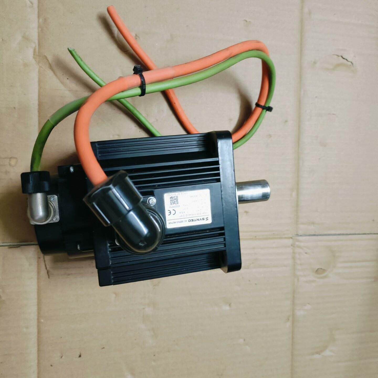 新代伺服电机S08-AM6-40-E12-M1 成色漂亮 功