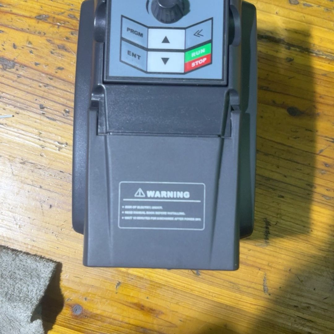 三晶ATV13-2S1R5GH 1.5kw 拆机变频器 实物