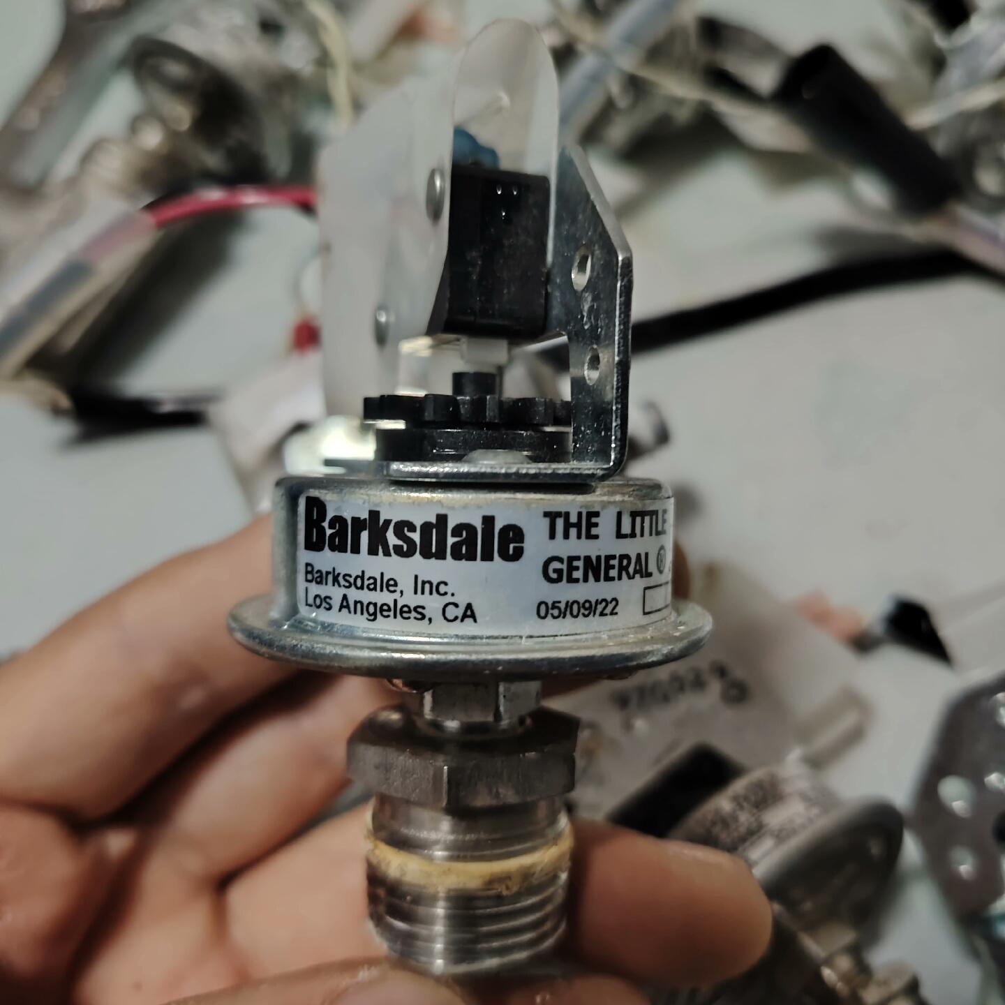 Barksdale  巴士德压力开关MSPS-FF100SS