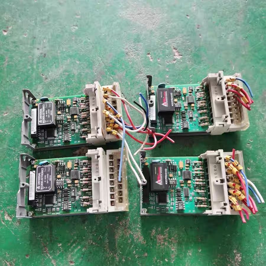 PLC模块TSX MICRO TSXAEZ801拆机实图