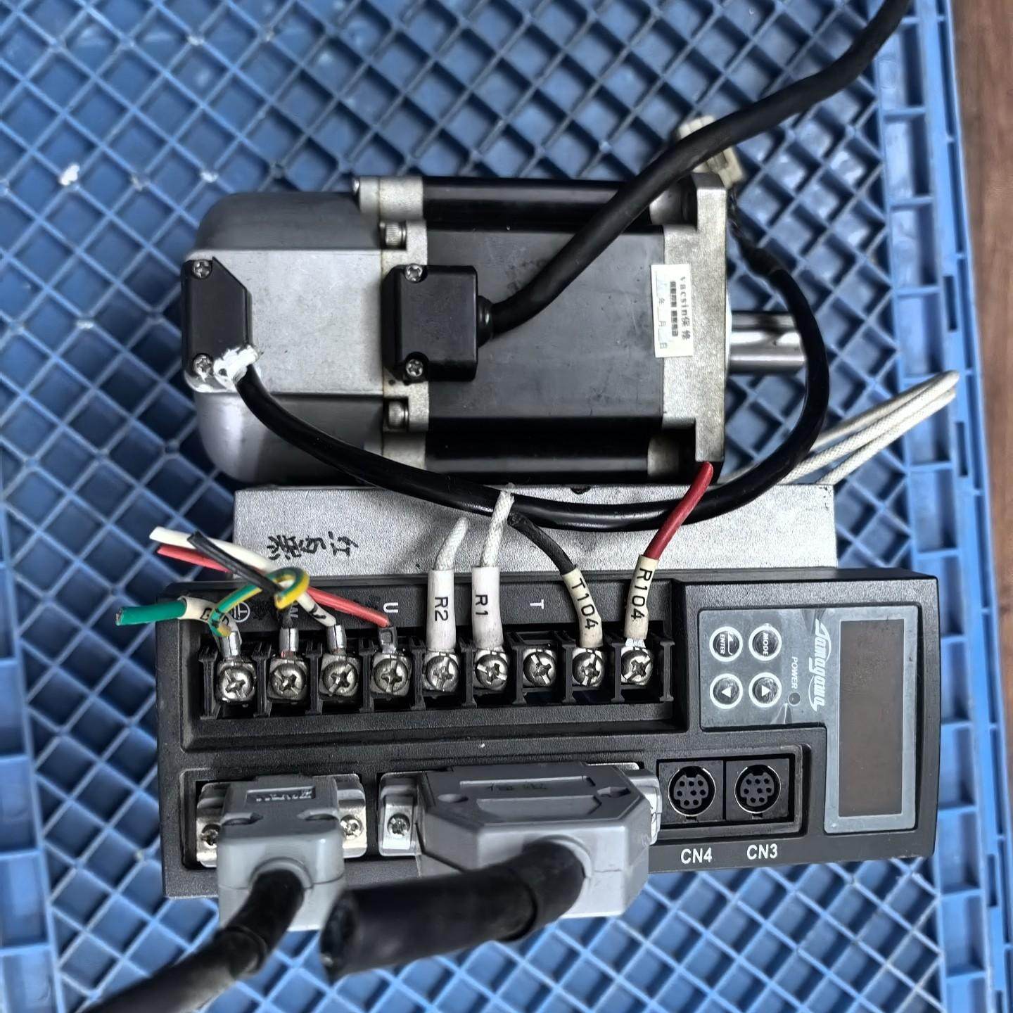 多摩川伺服驱动器TA8481N0300 配套电机型号TS46