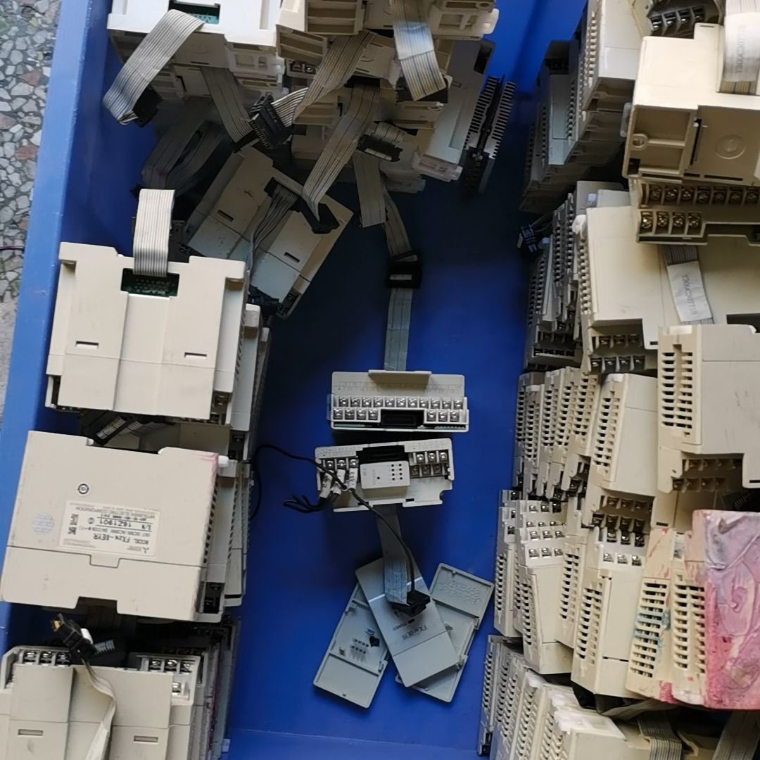 扩展 36个FX2N-16EYR 25个FX2N-8EY