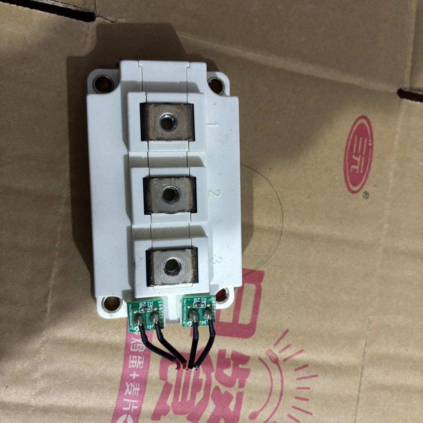 英飞凌FF200R12KS4模块 实物图片 拆机 包好。