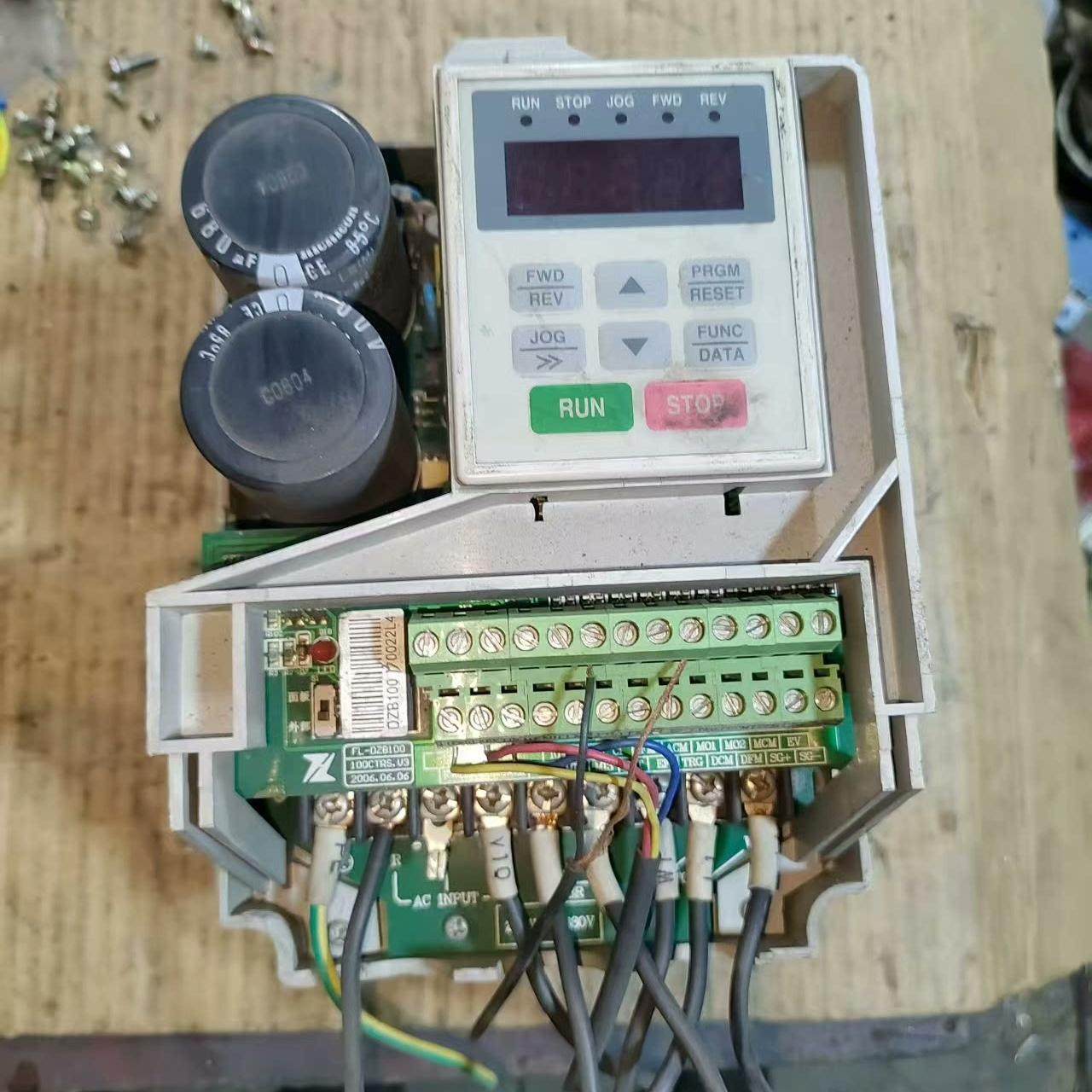 变频器DZB100B0022L4A 2.2KW 380V