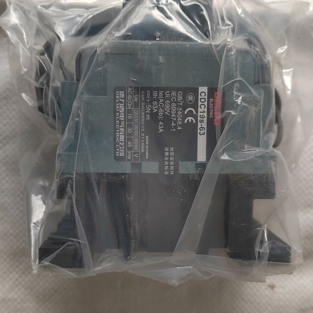 切换电容器接触器 CDC19s-63.实物如图 发