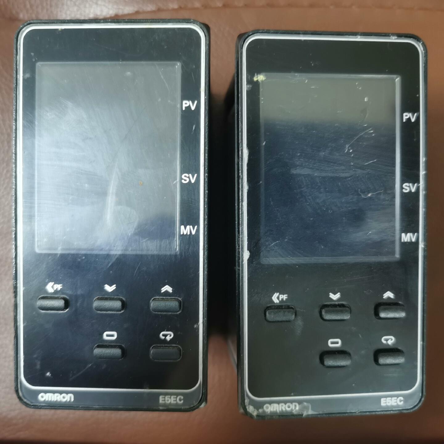 温控器E5EC-RR2ASM-800设备拆机 实物拍摄