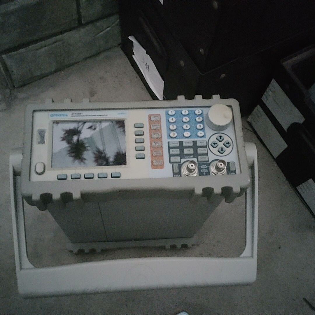 国睿安泰信 信号发生器 ATF20B+ 成色好 图片实物拍摄