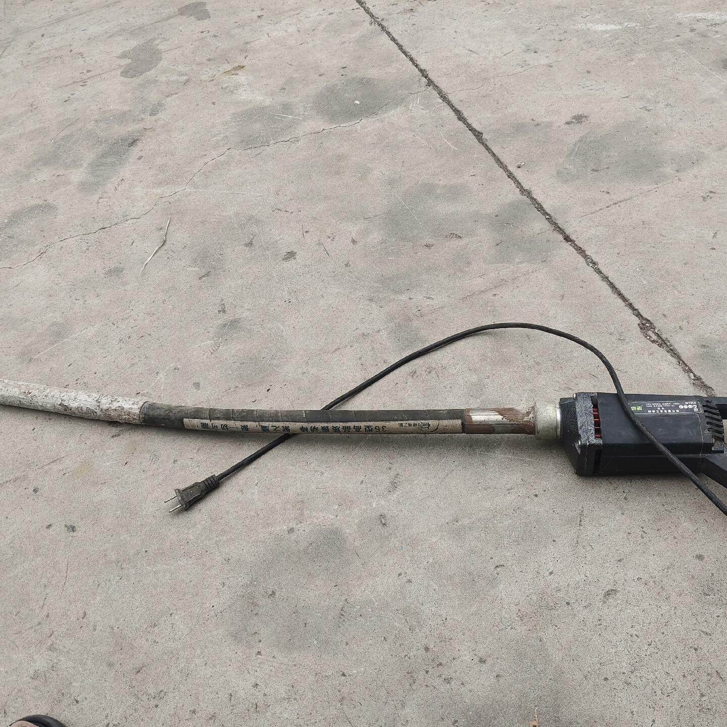 220V手提震动棒 型号:35-1 功率:900w 震动棒长