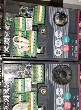 两个一起100士林sd023-0.2k变频器220v200w