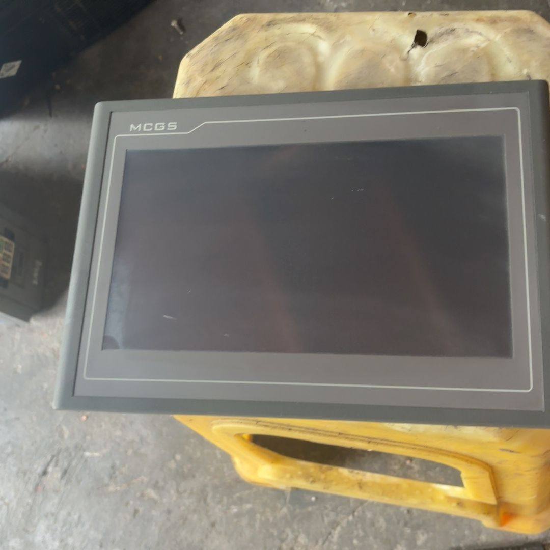 昆仑通态触摸屏TPC1061TD拆机 成色不错 实拍实图