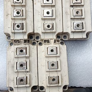 拆机英飞凌模块FF200R12KS4成色如图 都是底板这