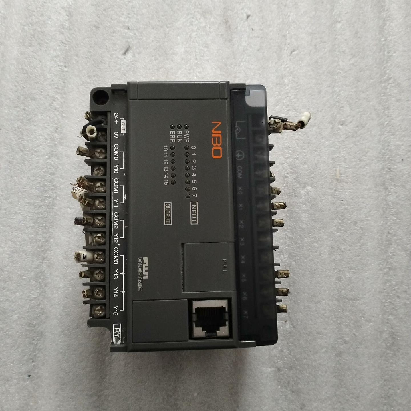 PLC NB0-P14R3-AC  实物拍摄  功能正常