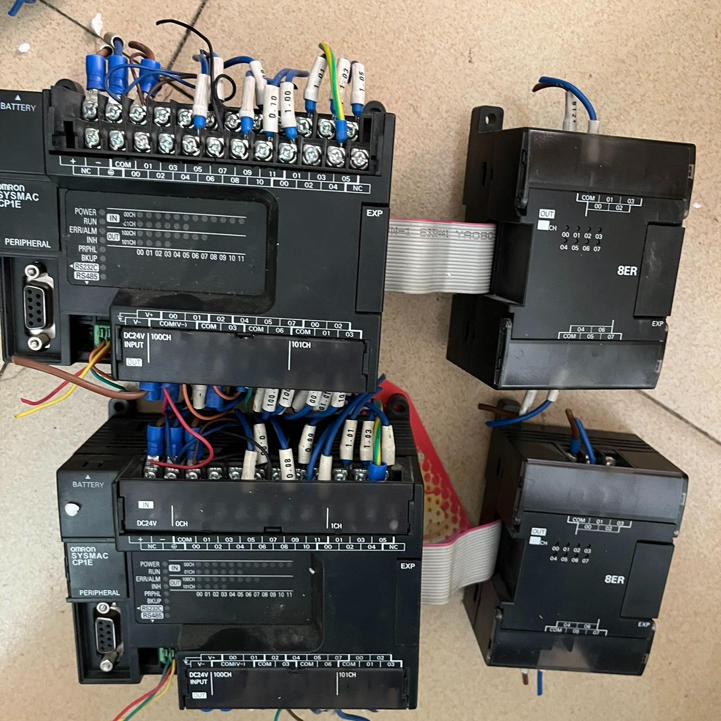 plc cp1e-n30s1dt-d 带8点扩展