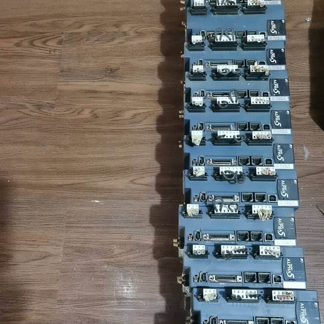 驱动器RYT401D5-VV2    成色不怎么好  显