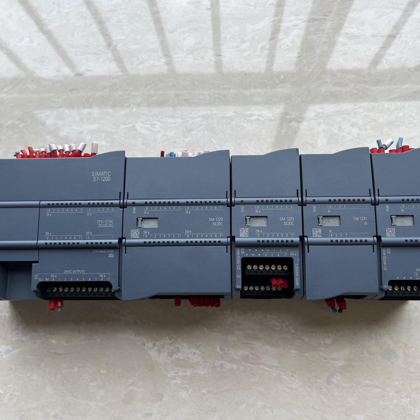 PLC  214-1AG40-0XB0 223-1BL