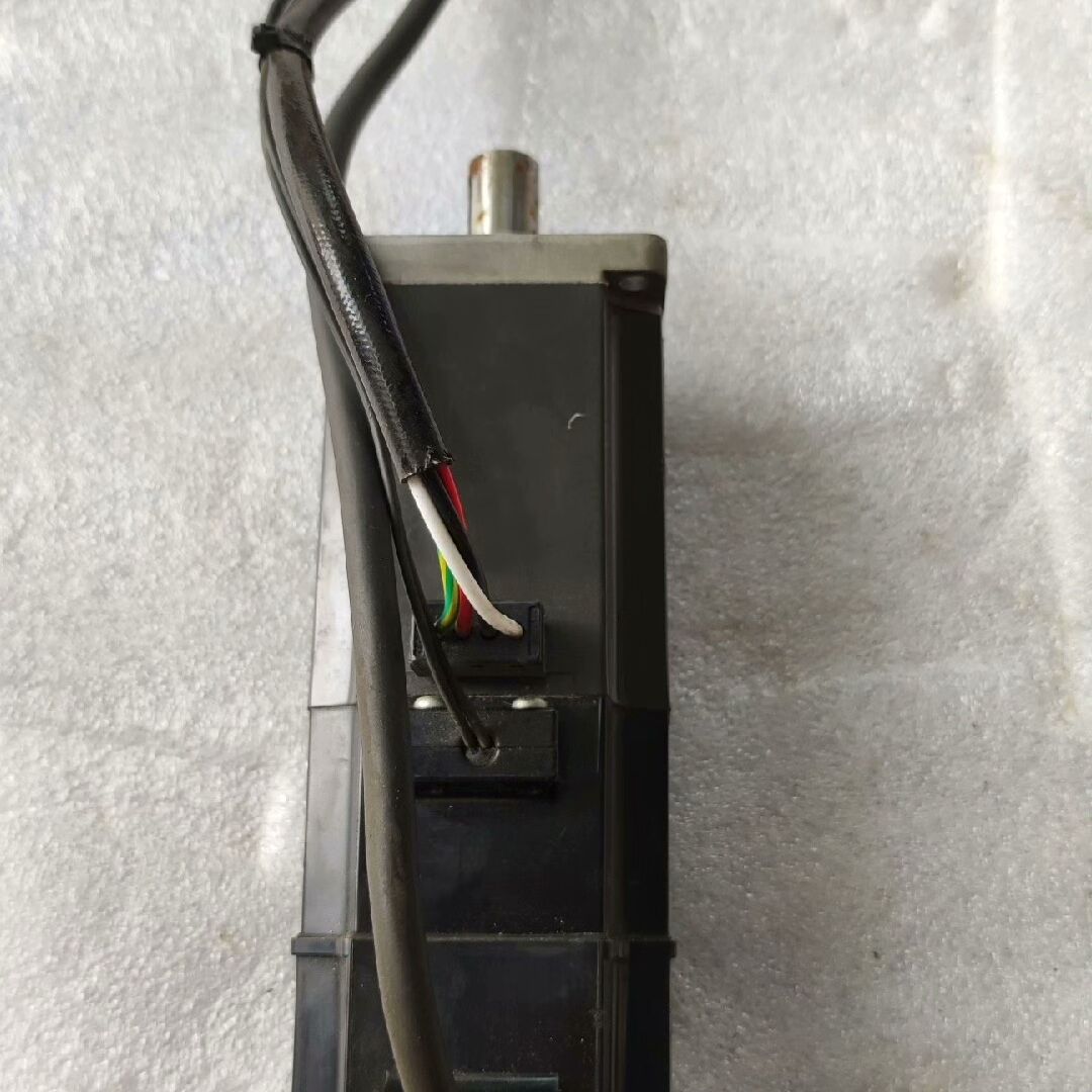 电机HC-KFS43B 拆机包好 实物图 不！