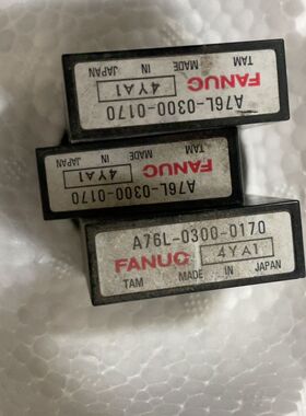 出FANUC品牌的传感器 黑色外壳搭配红色标签 型号为A76