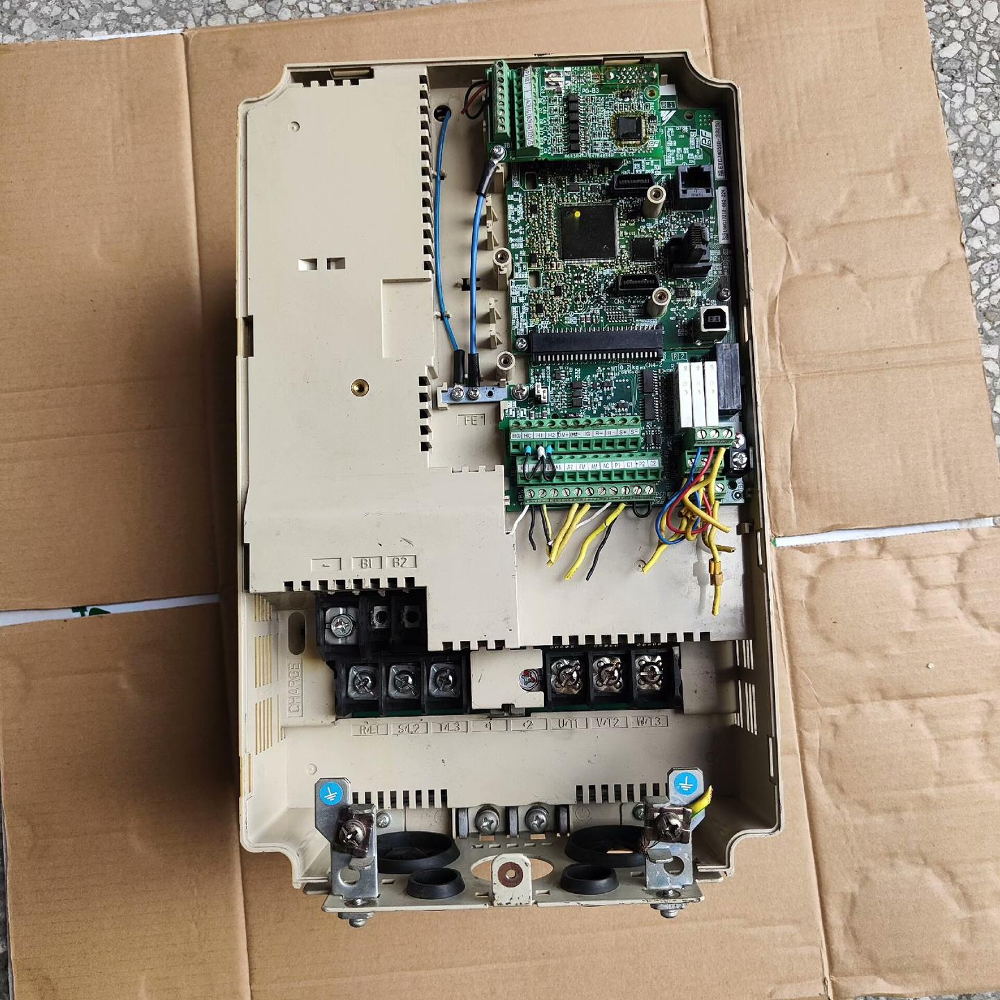 安川CIMR-LB4A0039FAC 电梯变频器