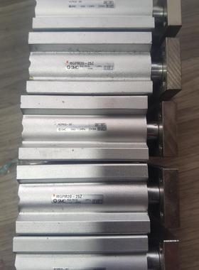 出这款  型号MGPM20-25Z采用银灰色金属外壳设