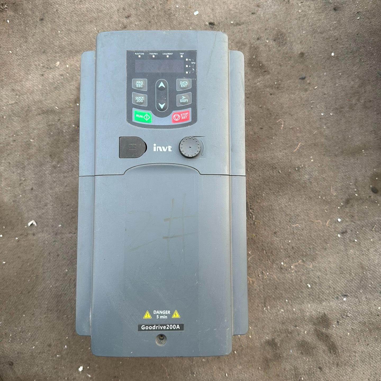 英威腾变频器GD200A-7R5G/011P-4/功能正常