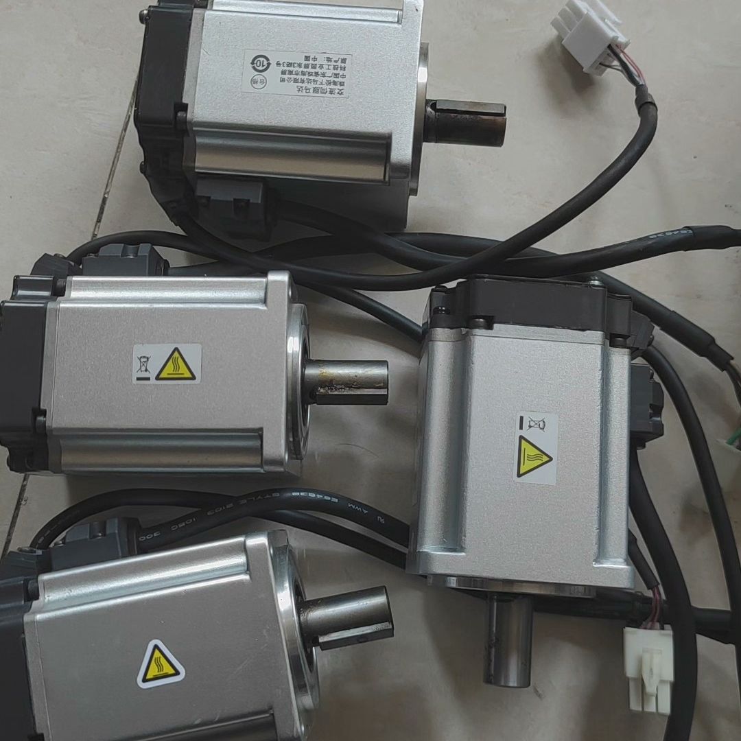 日本电机 型号:MHMF042L1U2M 电机功率为40