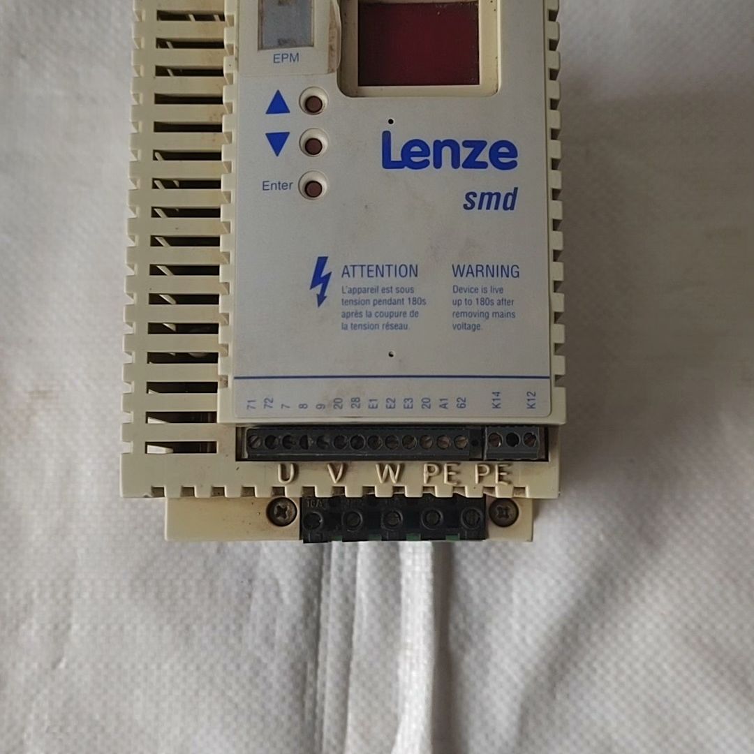 伦茨变频器ESMD222L4TXA  380V 2.2KW