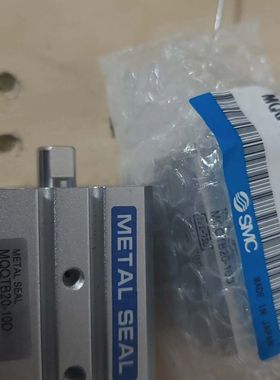 国产仿制气缸MQQT20-10D。2  可