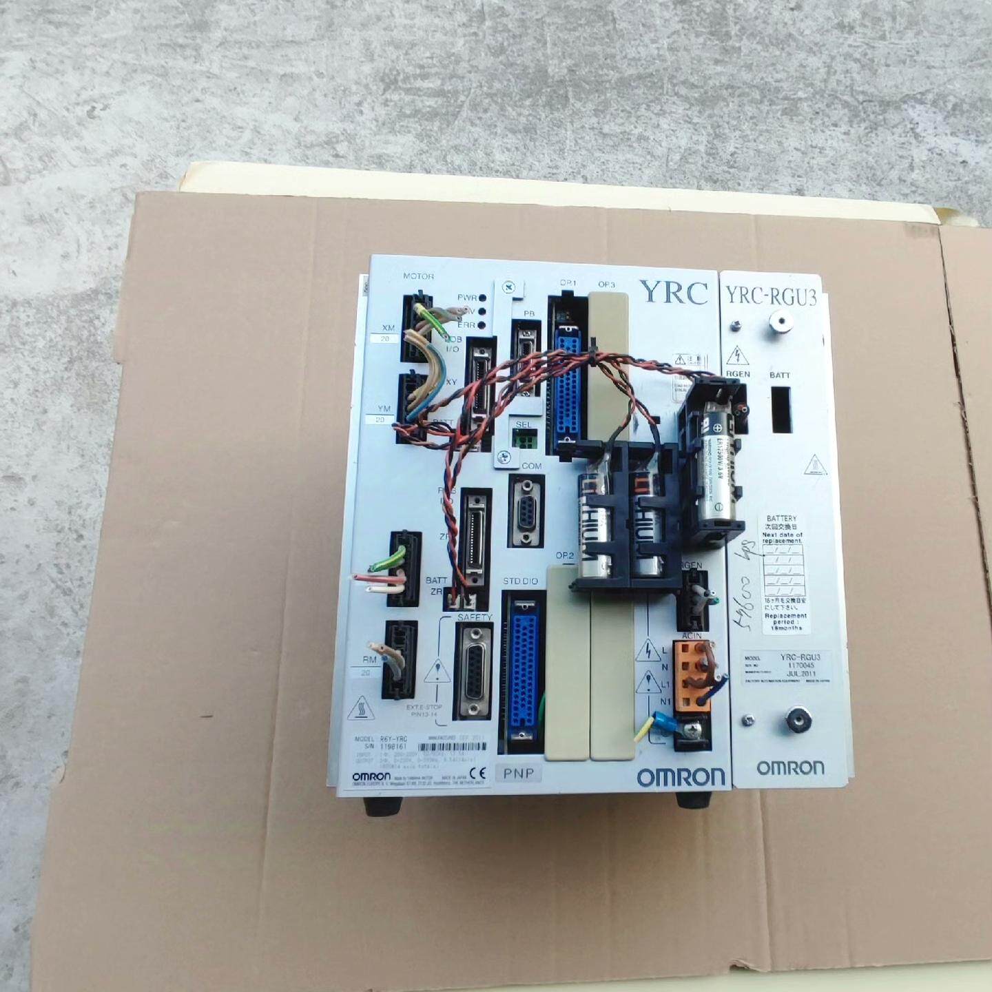 R6Y-YRC  YRC-RGU3 机器人控制器。一套