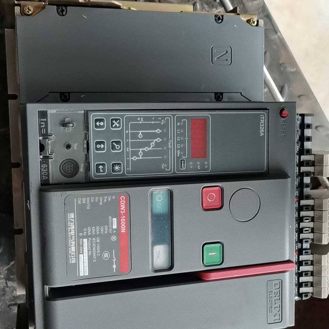 万能式断路器CDW3-1600N 630A 固定式 实