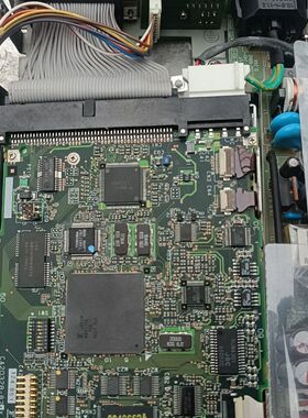 拆机软驱 MCC3064SS 外观完美 如图所示。机器拆下来