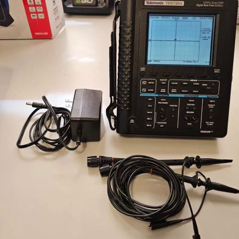 泰克THS720A数字示波器 配有外壳和探头