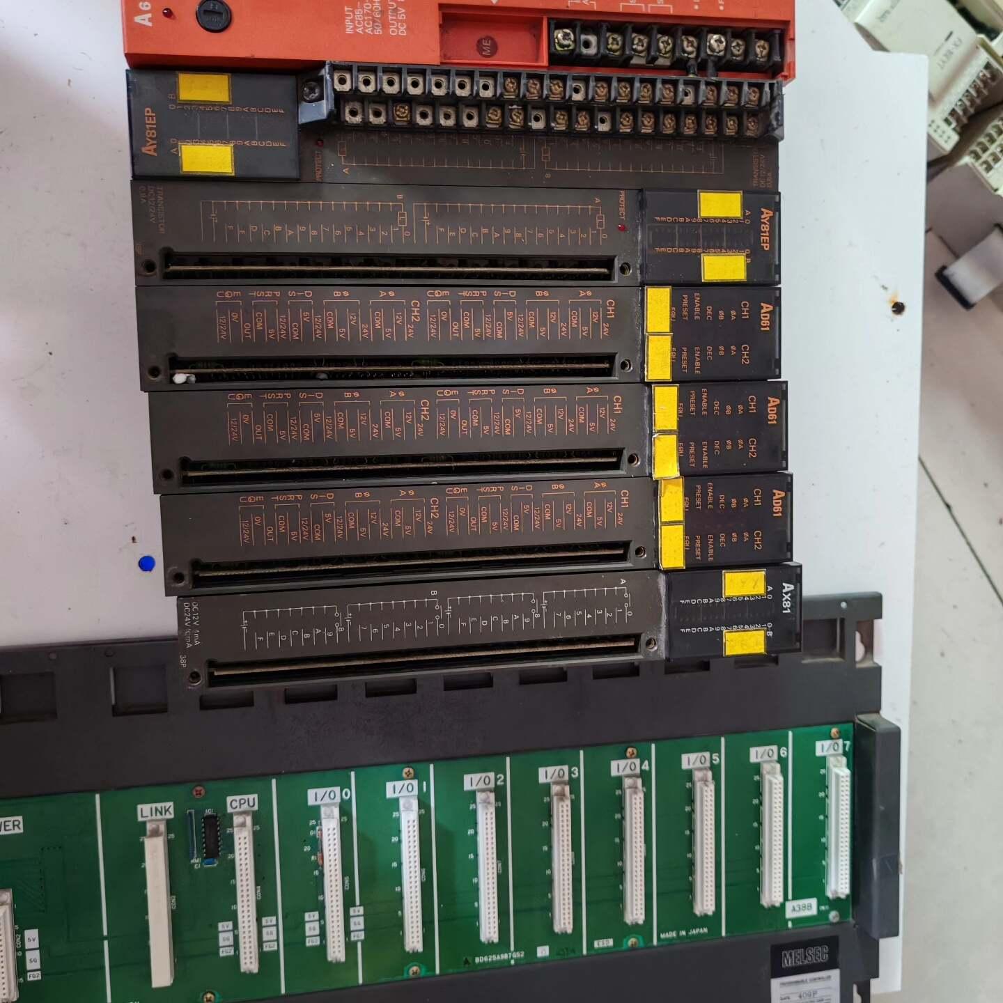 MELSEC PLC控制器 型号407J 日本。