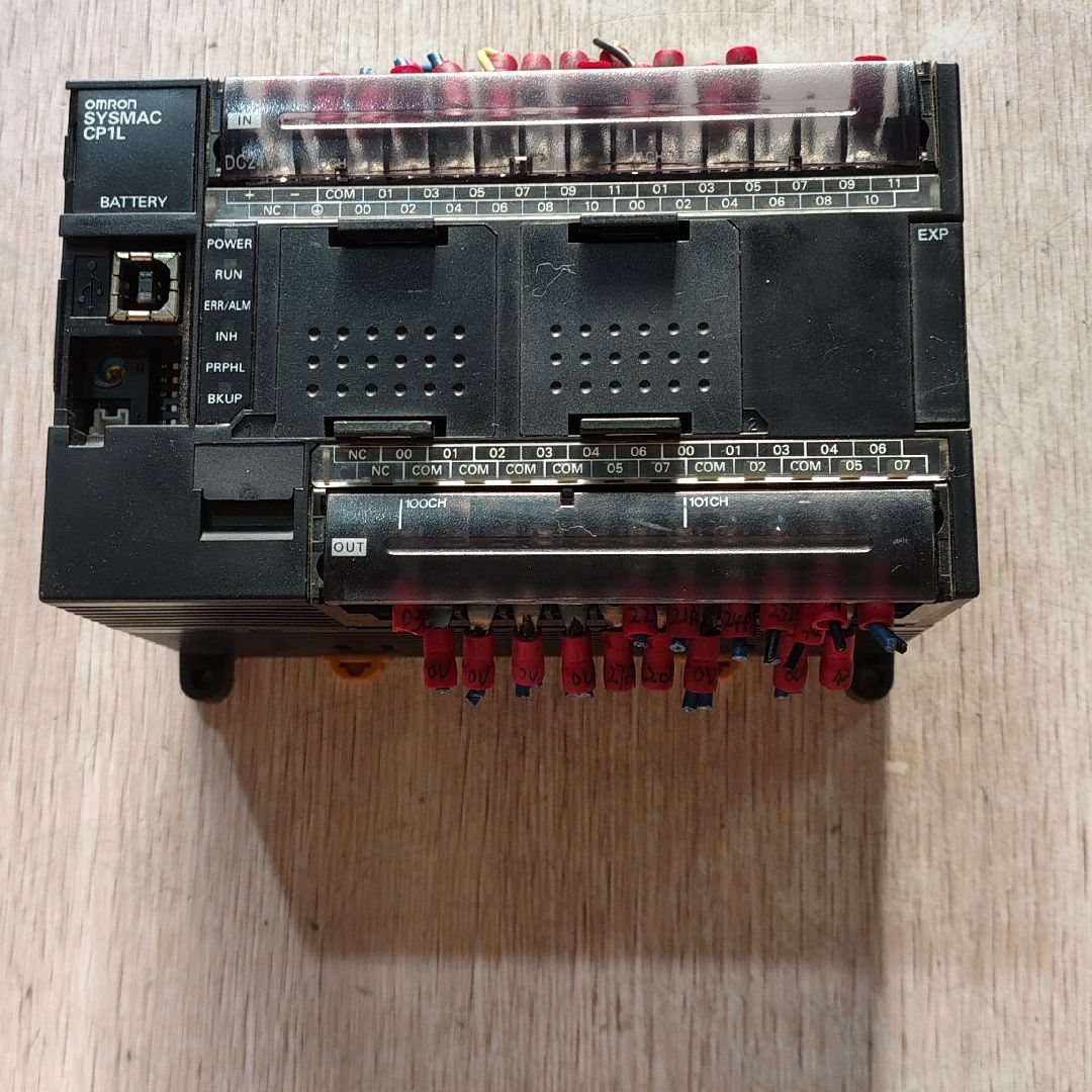 拆机PLC  CP1L-M40DT-D  功能包好