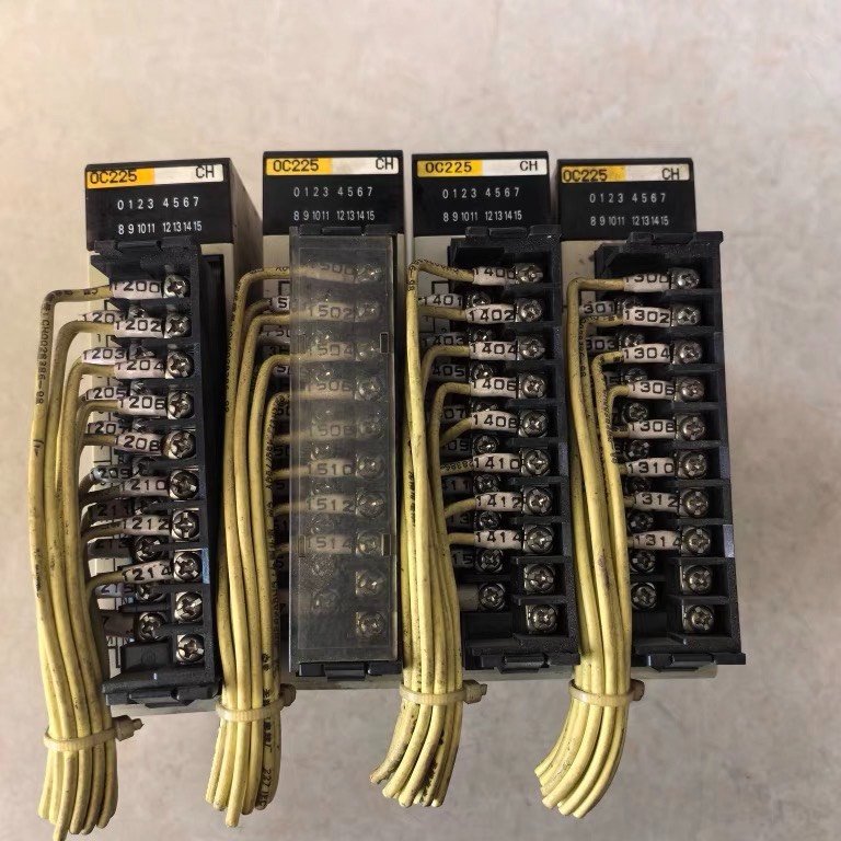 PLC模块C200H-OC225 0C225 OC22