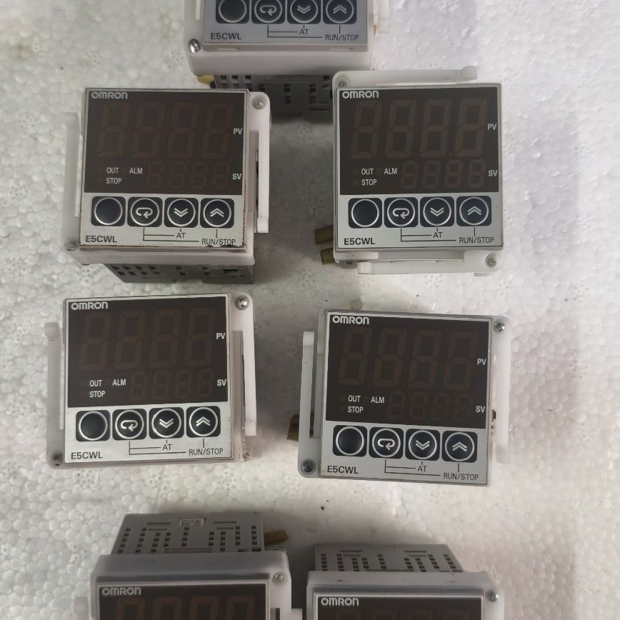 温控器E5CWL-R1TC 实物拍摄 成色如图 功能正