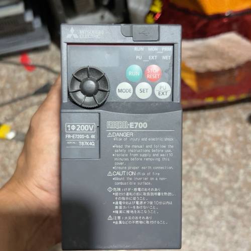 变频器 FR-E720S-0.4K  0.4KW  22