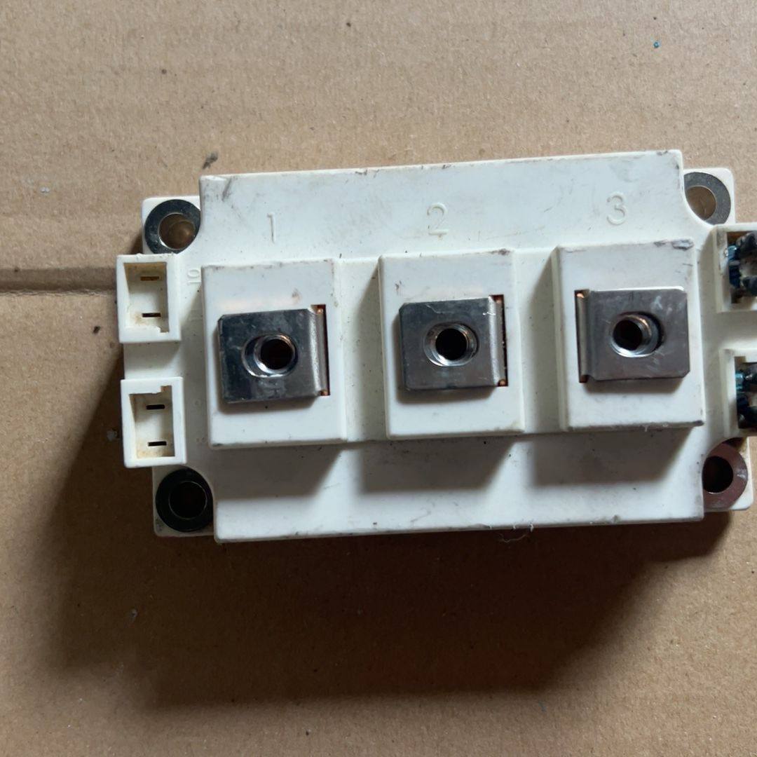 斯达模块GD200HFY120C2S一共有 为