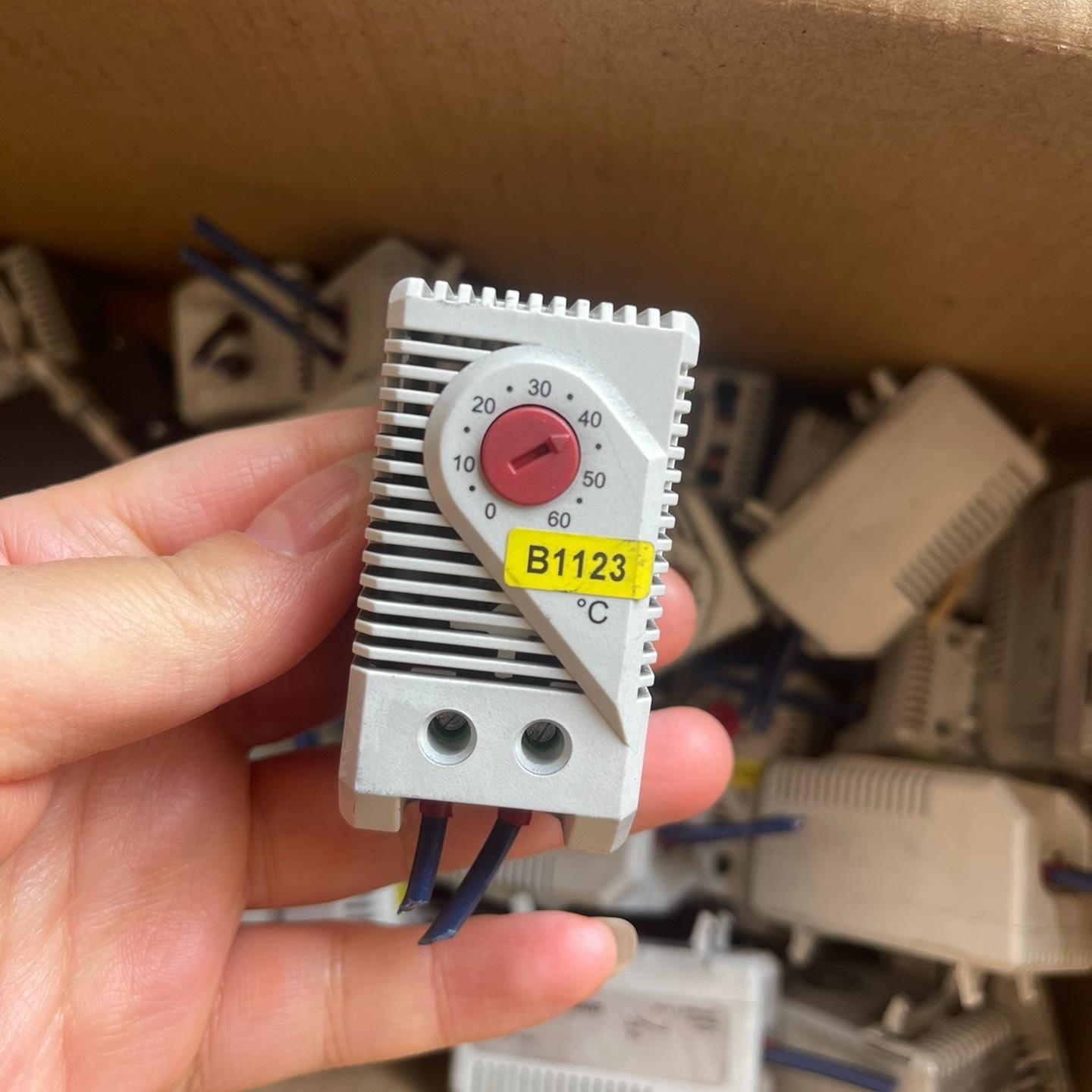 德国ELDON温控器ETR202导轨安装 尺寸长80宽34高